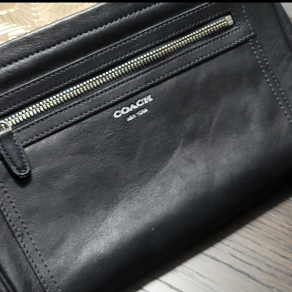 Coach black smooth leather wristlet/ clutch authentic - Picture 6 of 12